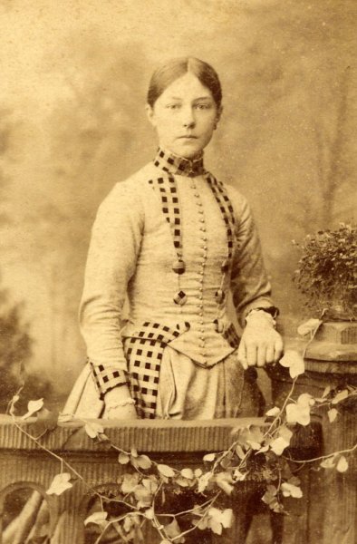 elisabeth18621944ofgeessienknottnerus18321868.jpg