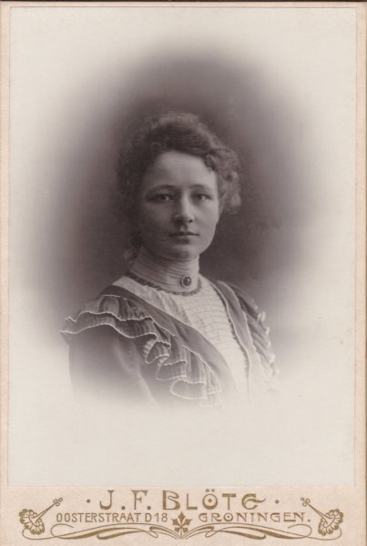 doetjeafienageorgius18841967.jpg