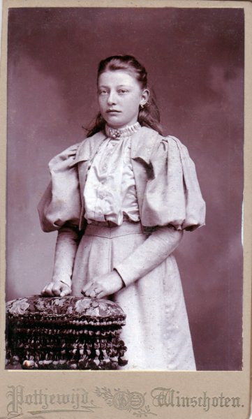 hillechinedethmers18811947.jpg