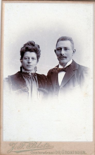 lucretiaasselinakeaonnes18721936enfekkobotjes18751931.jpg